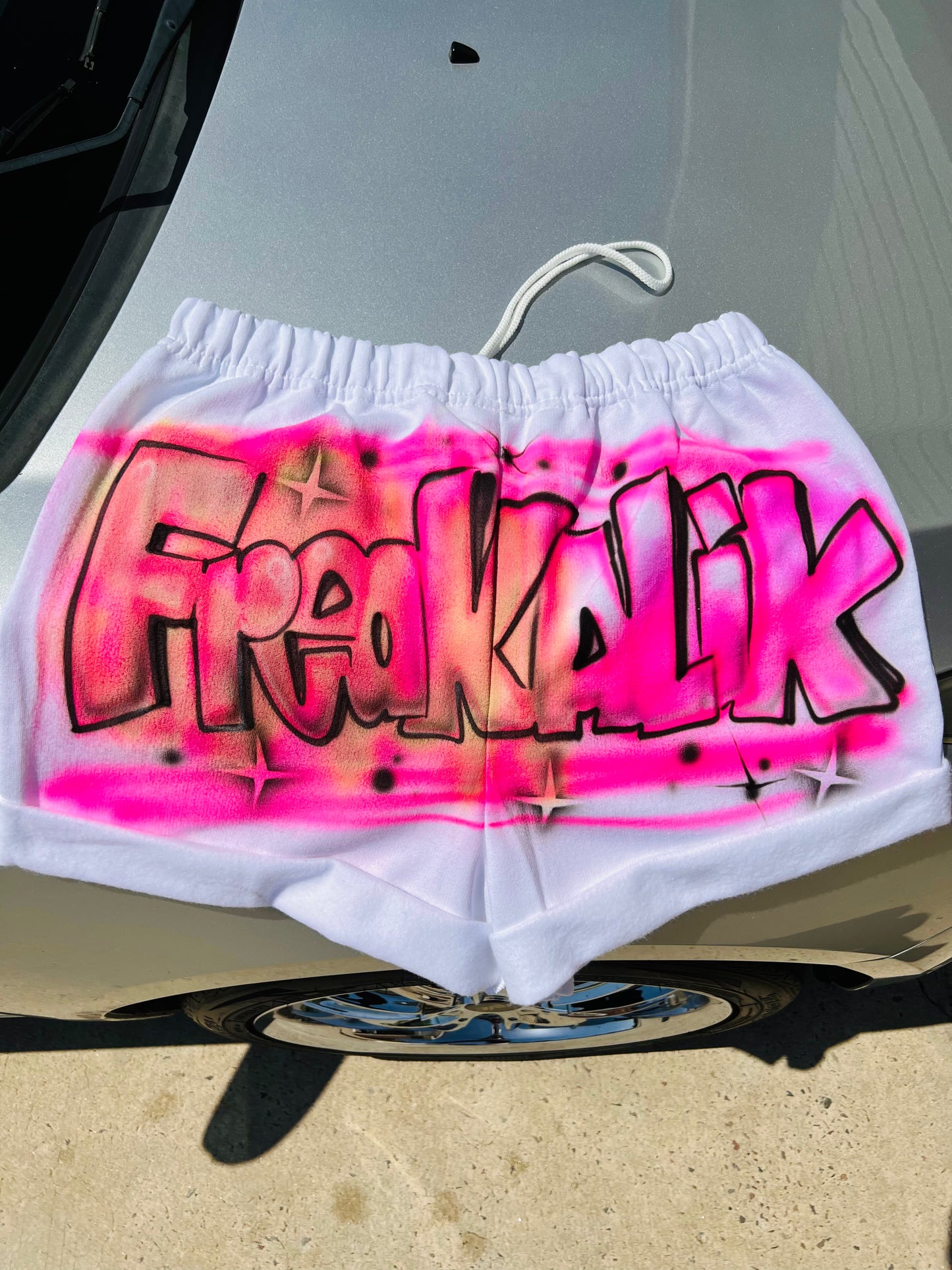 AIRBRUSH WHITE SHORTS