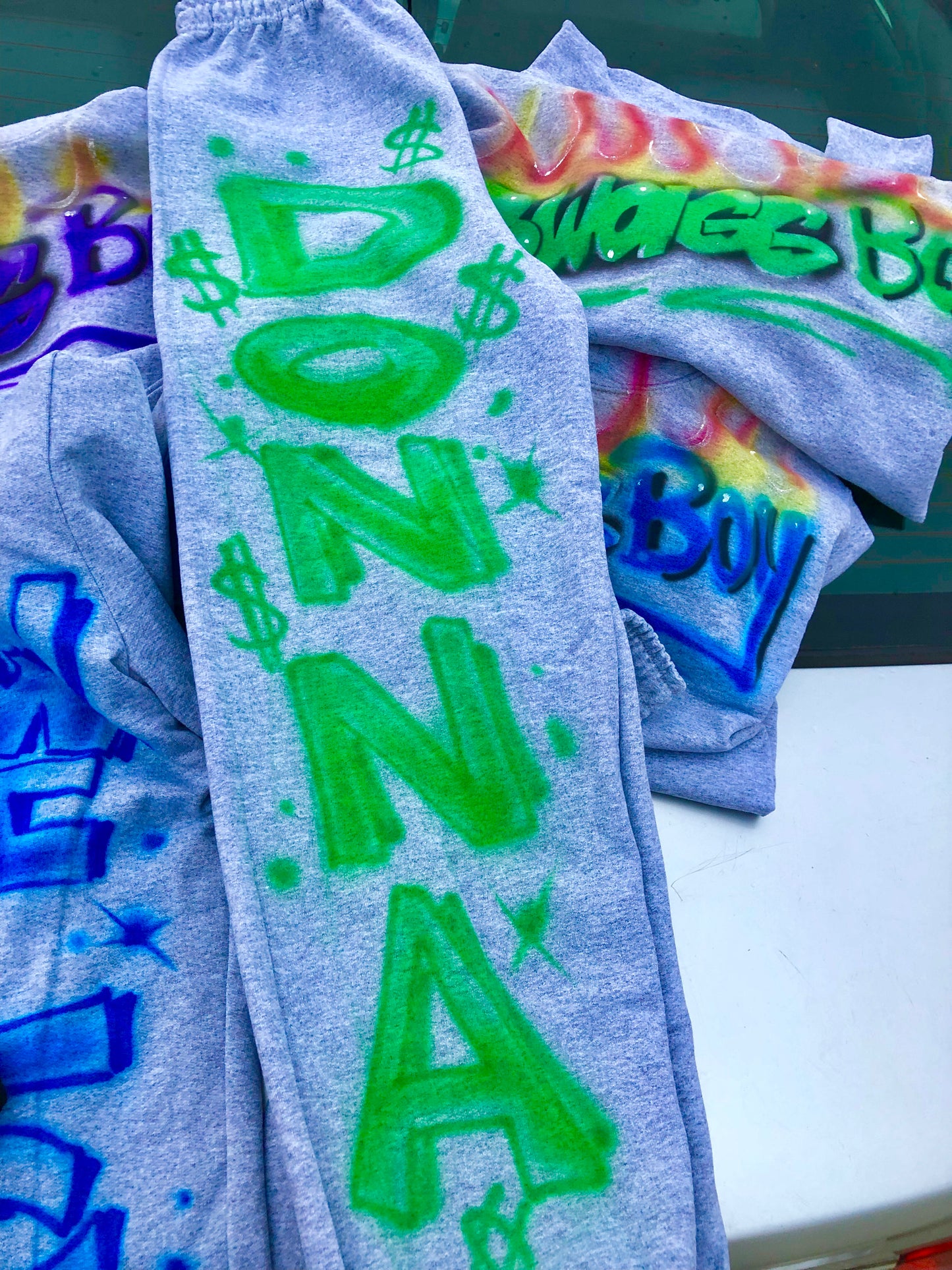 AIRBRUSH ‘IN HEAT’ SWEAT SET